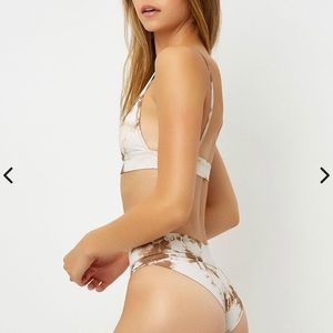 ✨NWT✨ Frankie’s bikinis goi top